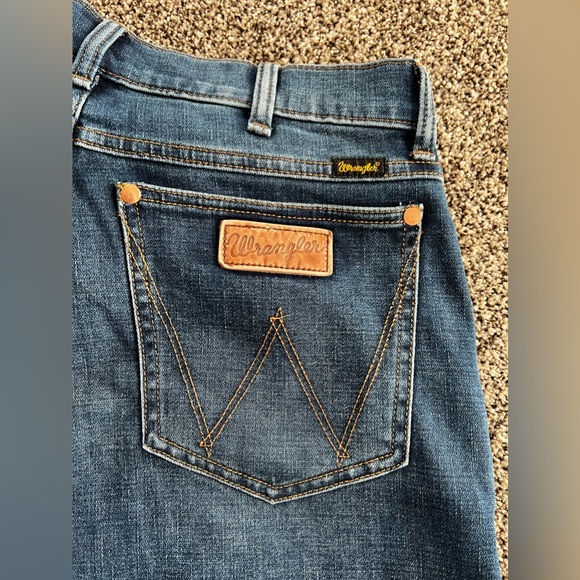 Women’s Wrangler Jeans Never worn! - Picture 6 of 6